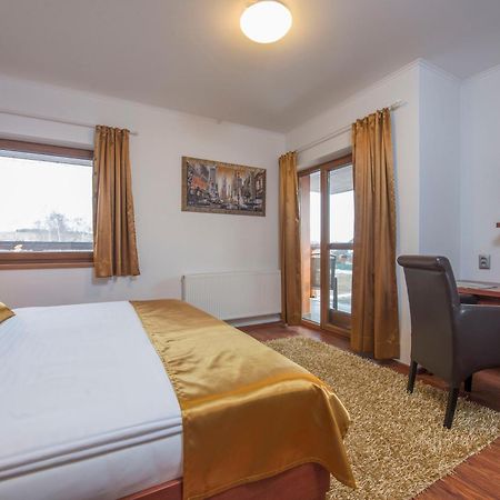 G88 Residence فيلكا لومنيكا الغرفة الصورة